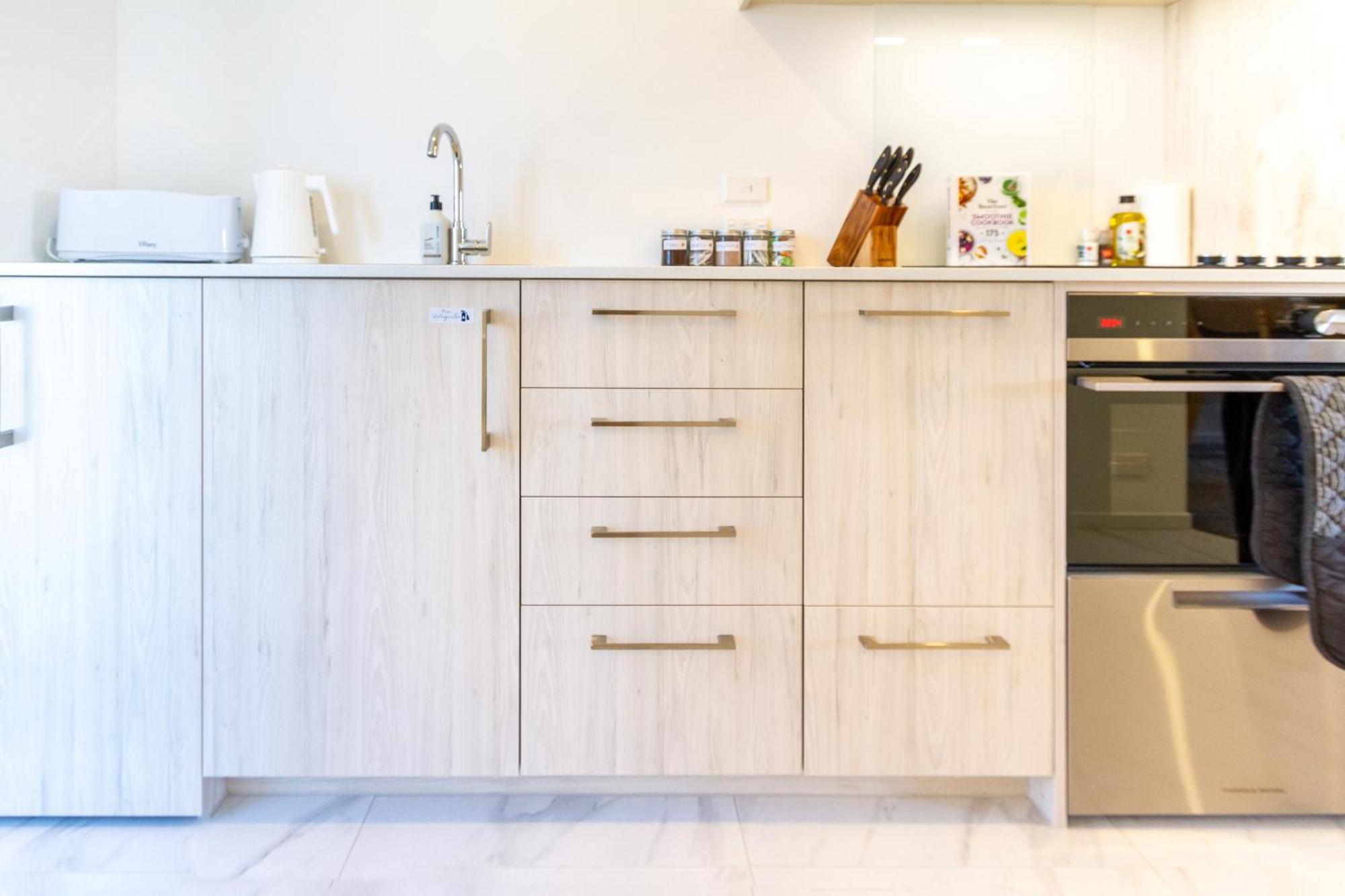 City Living: Upper Studio Haven On Wilmer Christchurch Buitenkant foto